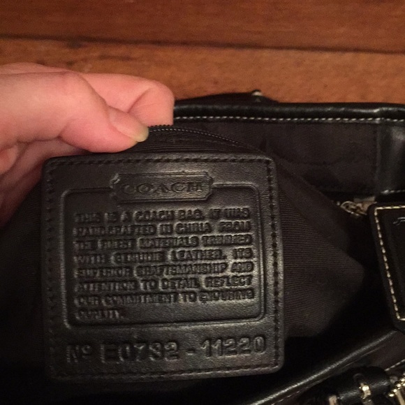 Black Coach signature bag - Picture 3 of 3